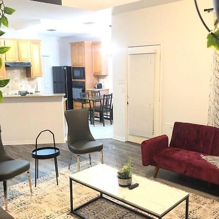 Вилла Remodeled Luxury With Proximity Льюисвилл Экстерьер фото