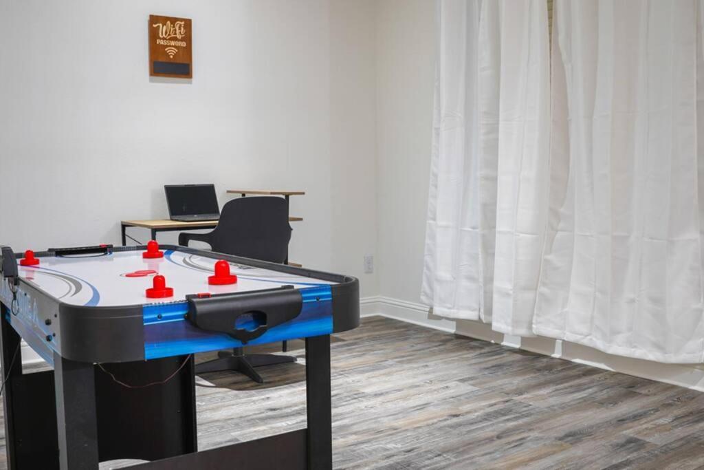 Вилла Remodeled Luxury With Proximity Льюисвилл Экстерьер фото