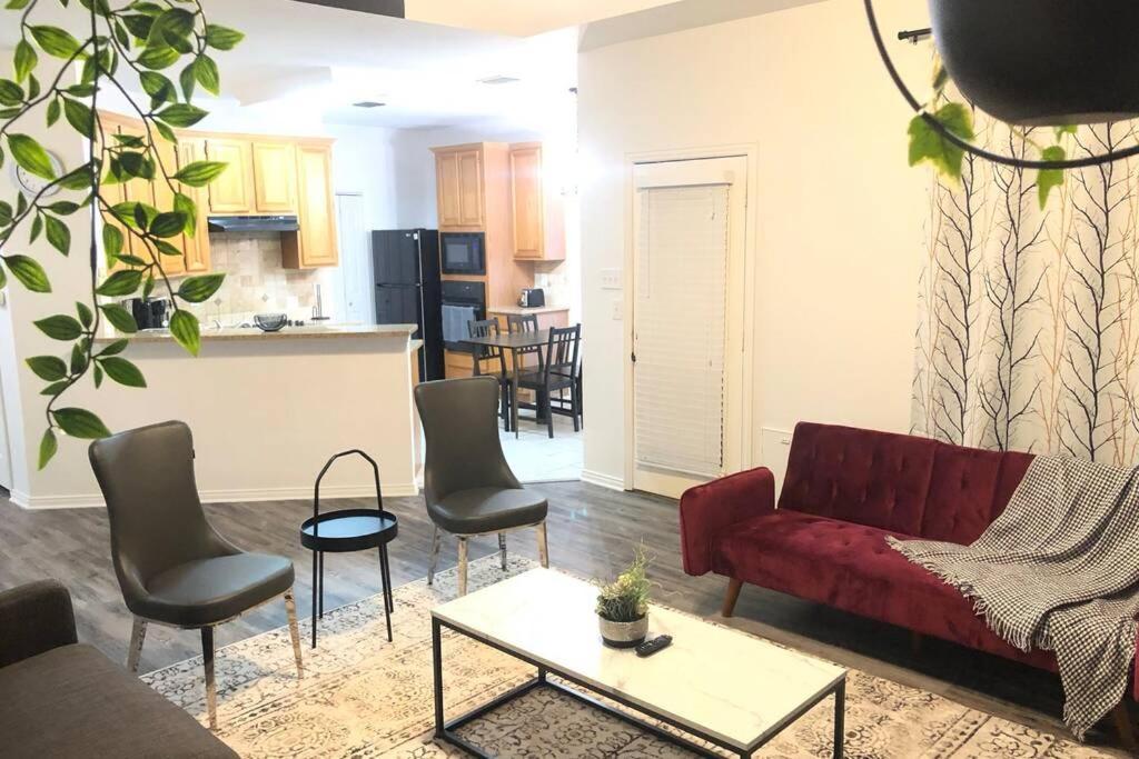 Вилла Remodeled Luxury With Proximity Льюисвилл Экстерьер фото
