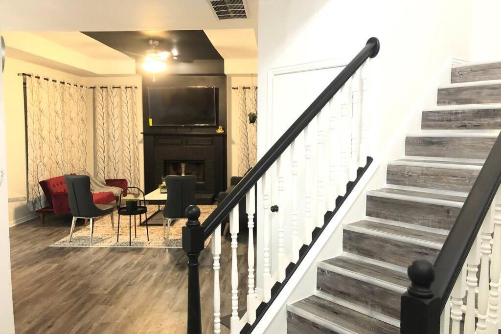 Вилла Remodeled Luxury With Proximity Льюисвилл Экстерьер фото